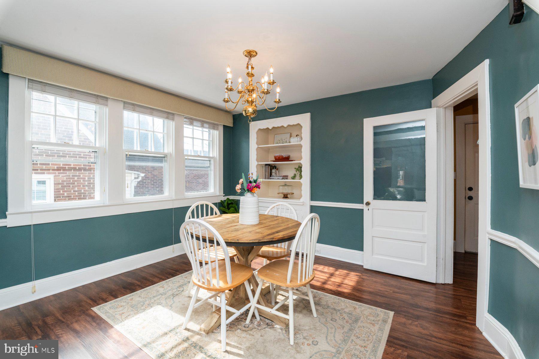 COLONIAL COURT - Residential