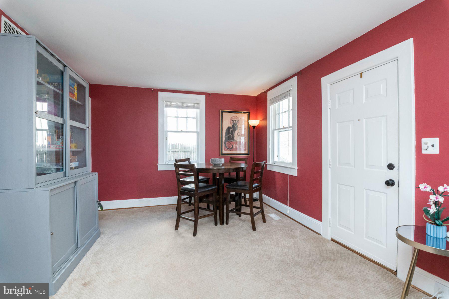 COLONIAL COURT - Residential