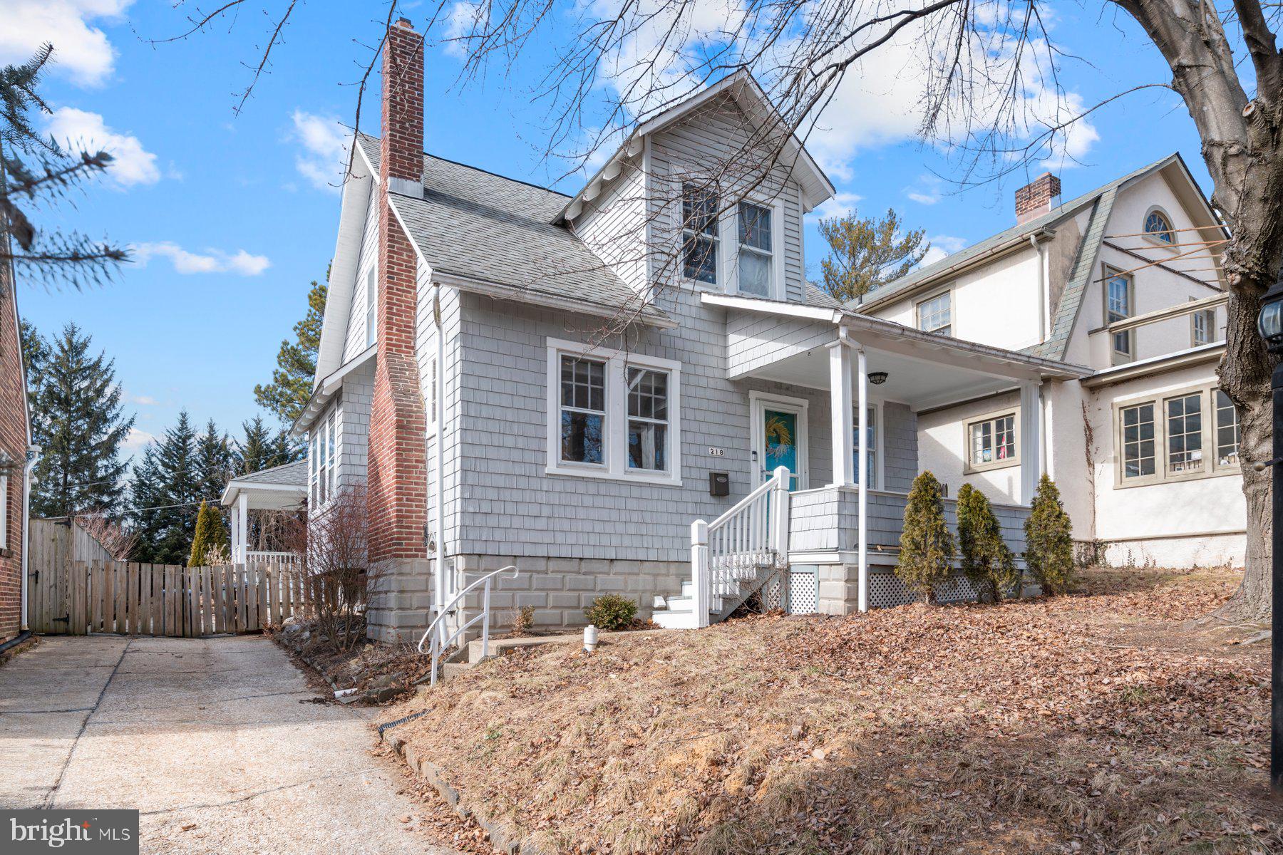 COLONIAL COURT - Residential