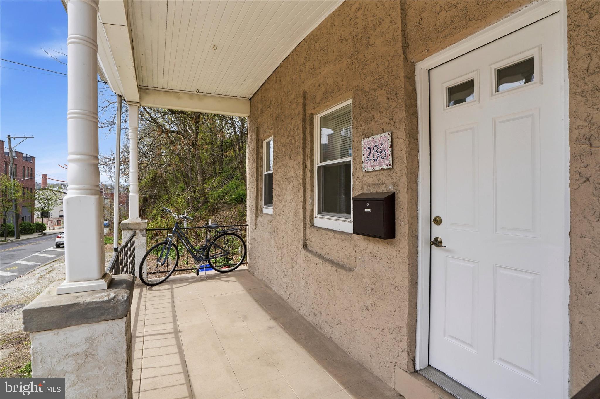 ROXBOROUGH - Residential