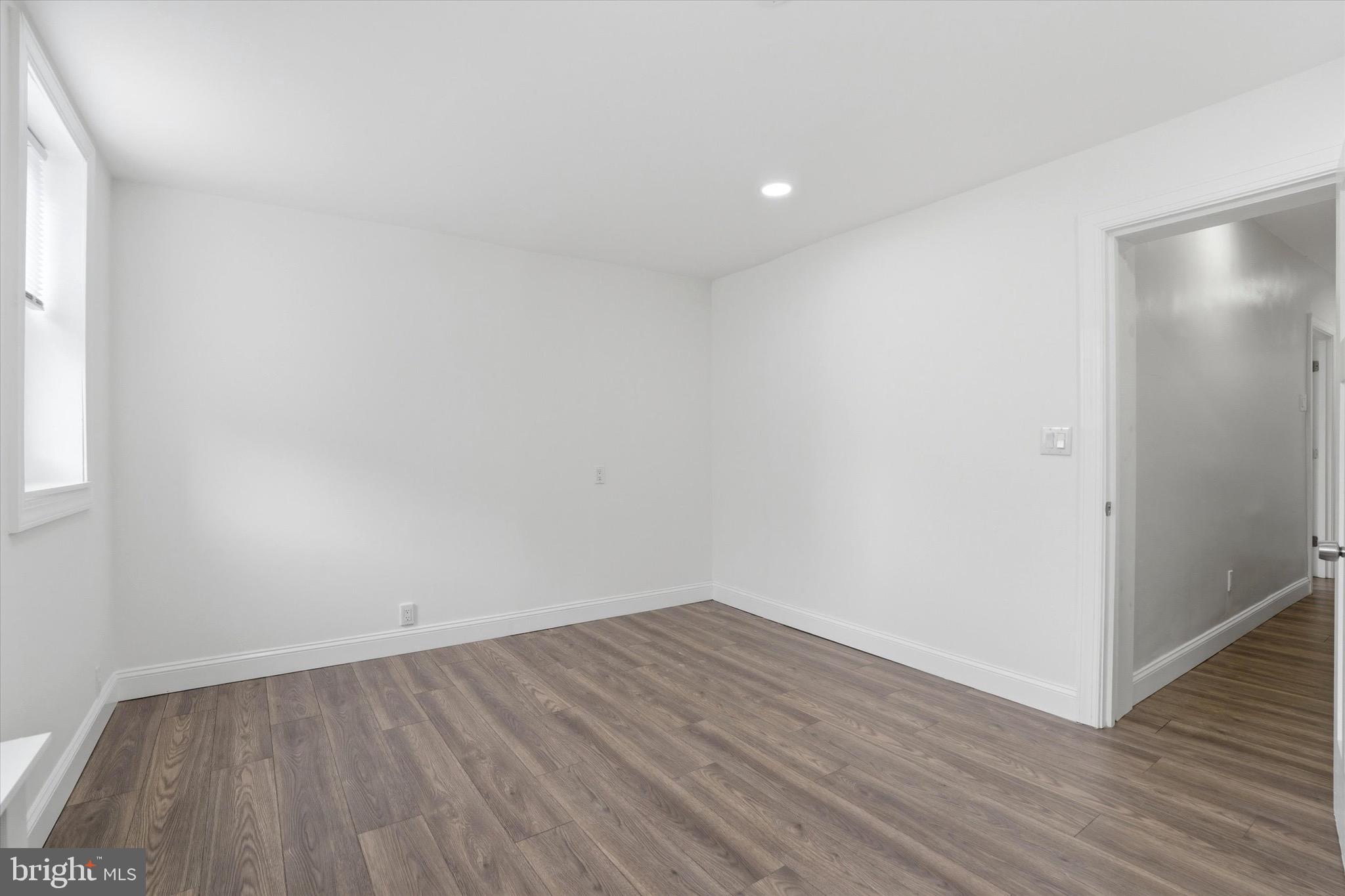 ROXBOROUGH - Residential