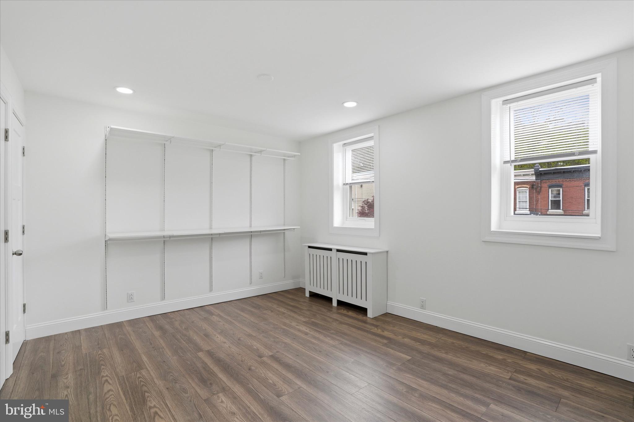 ROXBOROUGH - Residential