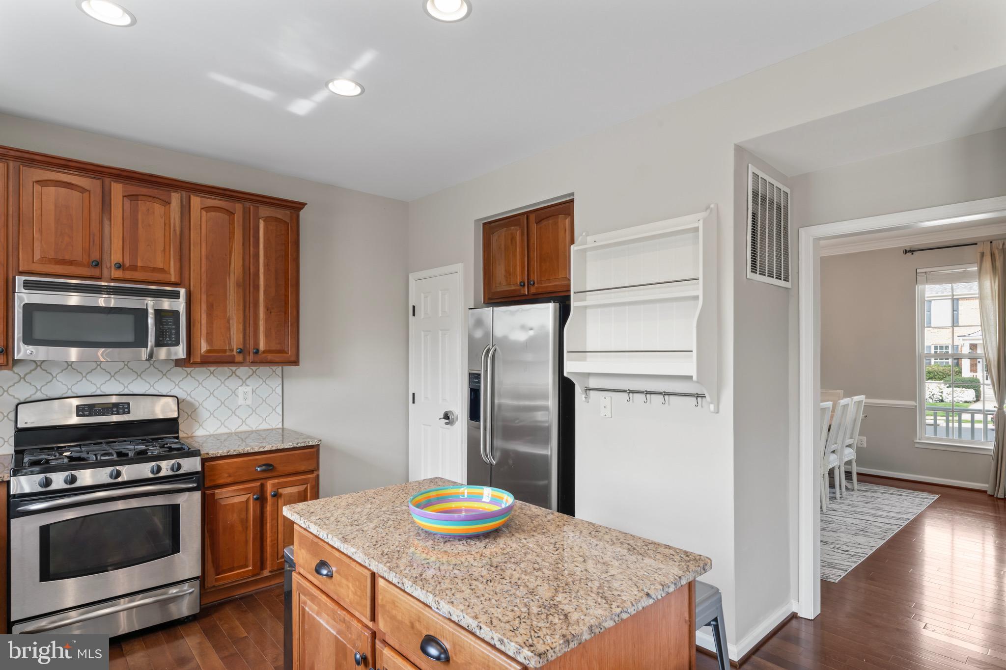 KINGSRIDGE ESTATES - Residential