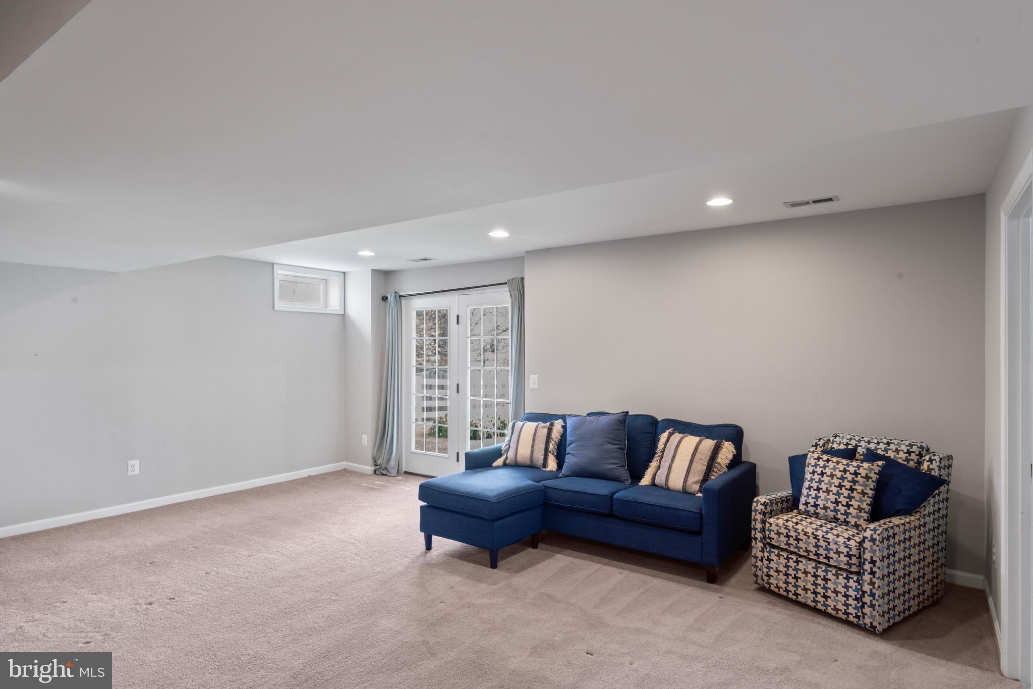 KINGSRIDGE ESTATES - Residential