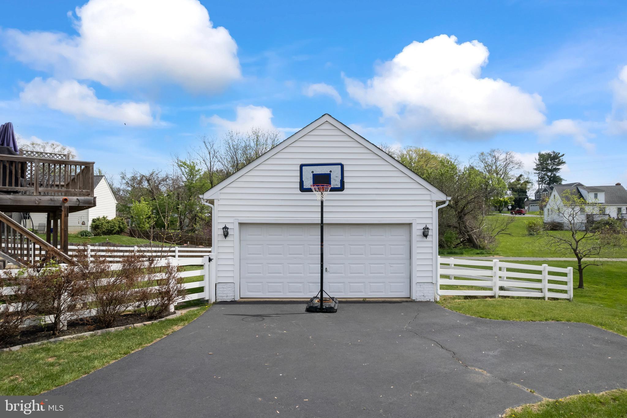 KINGSRIDGE ESTATES - Residential