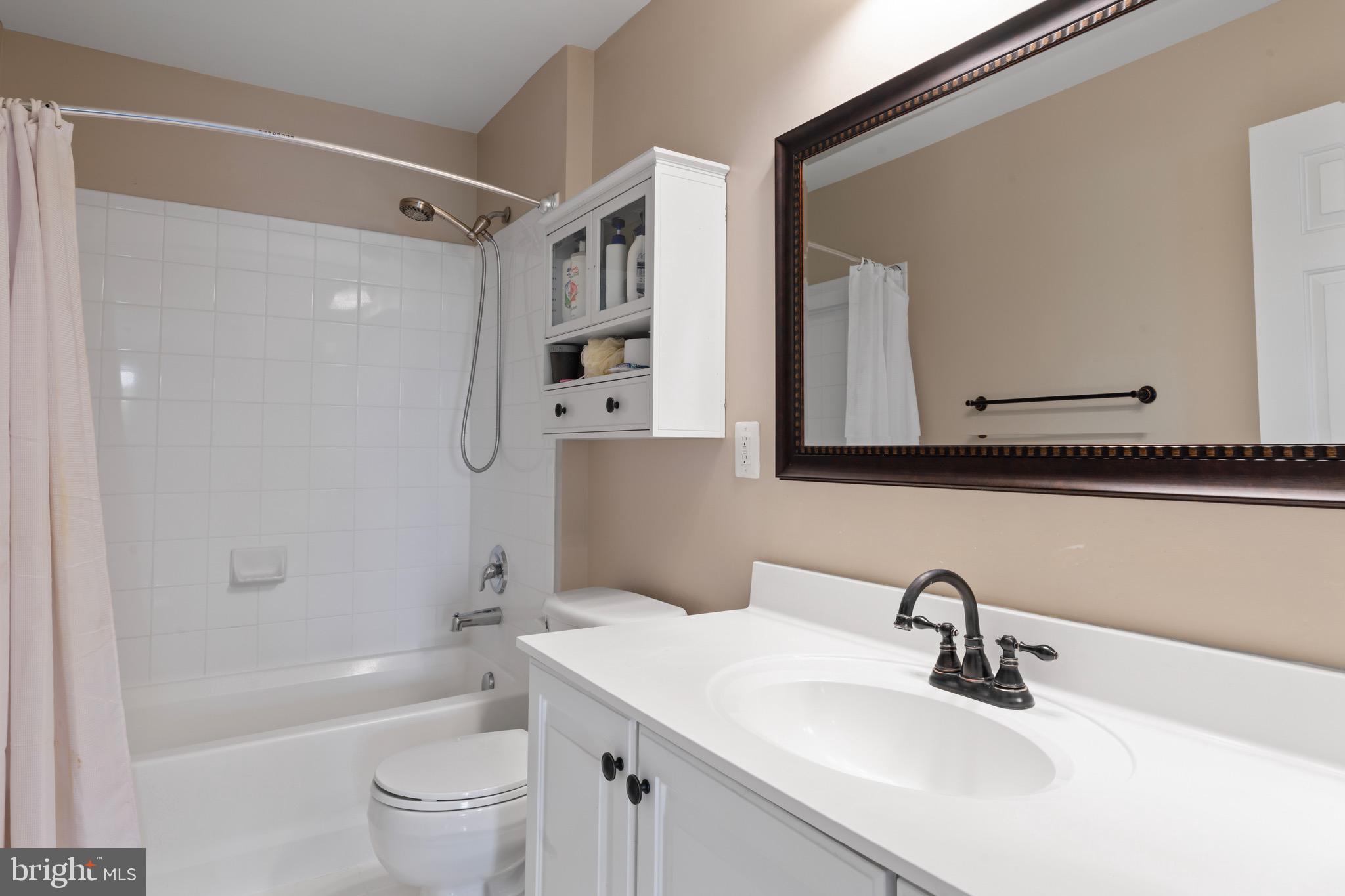 KINGSRIDGE ESTATES - Residential