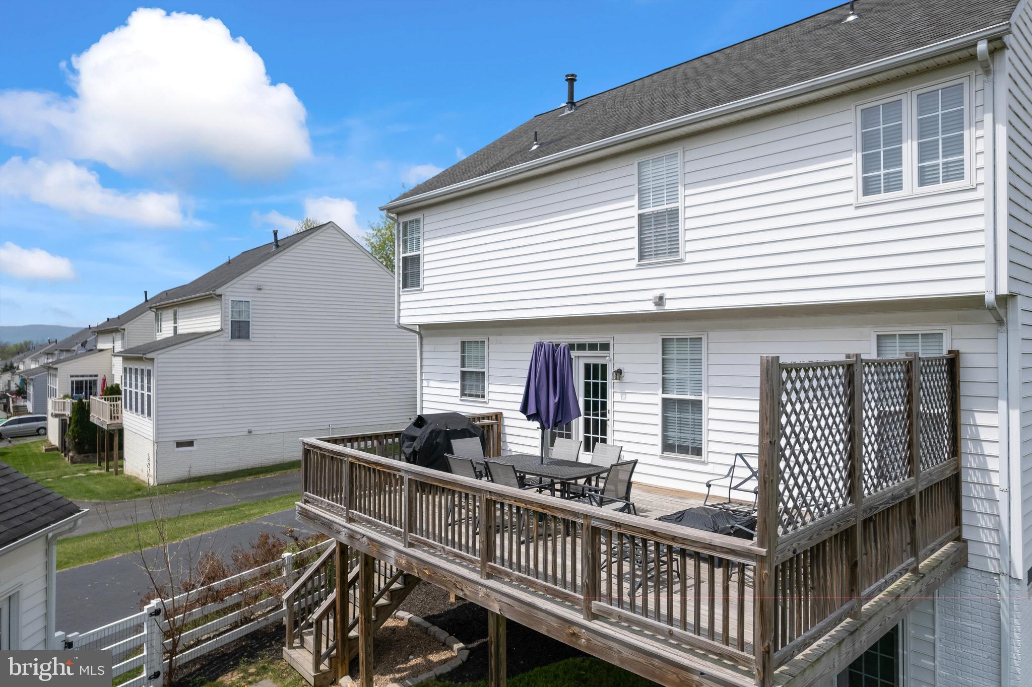 KINGSRIDGE ESTATES - Residential