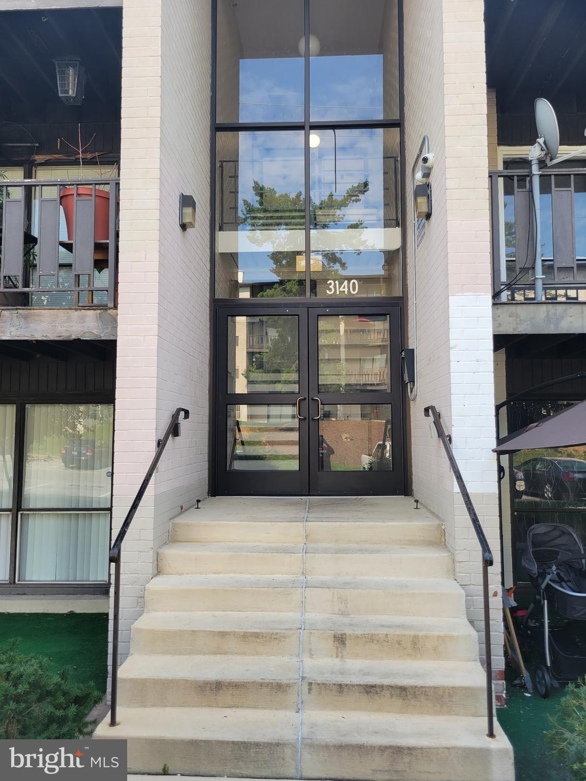 HUNTCREST CONDOMINIUM - Residential