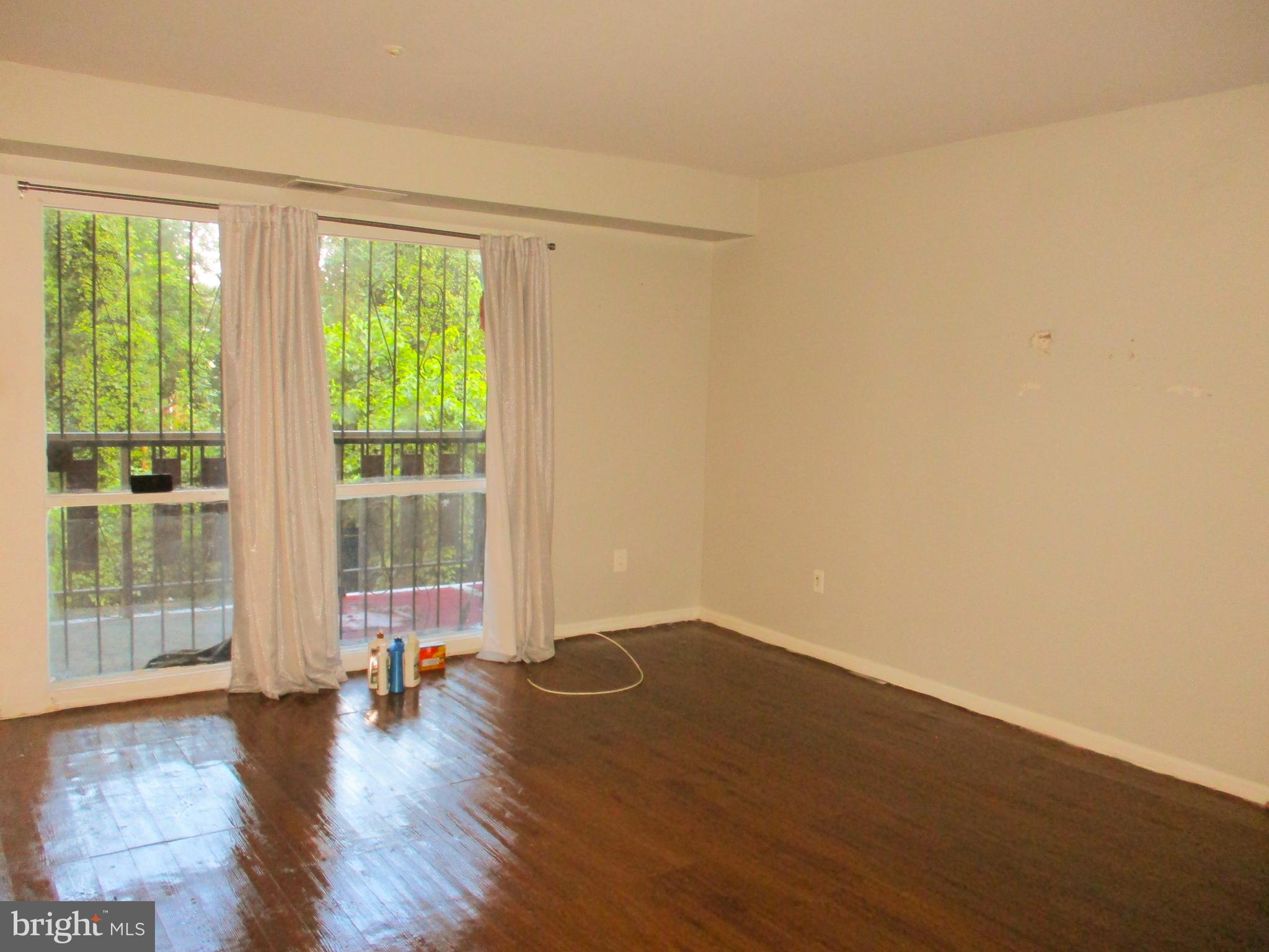 HUNTCREST CONDOMINIUM - Residential