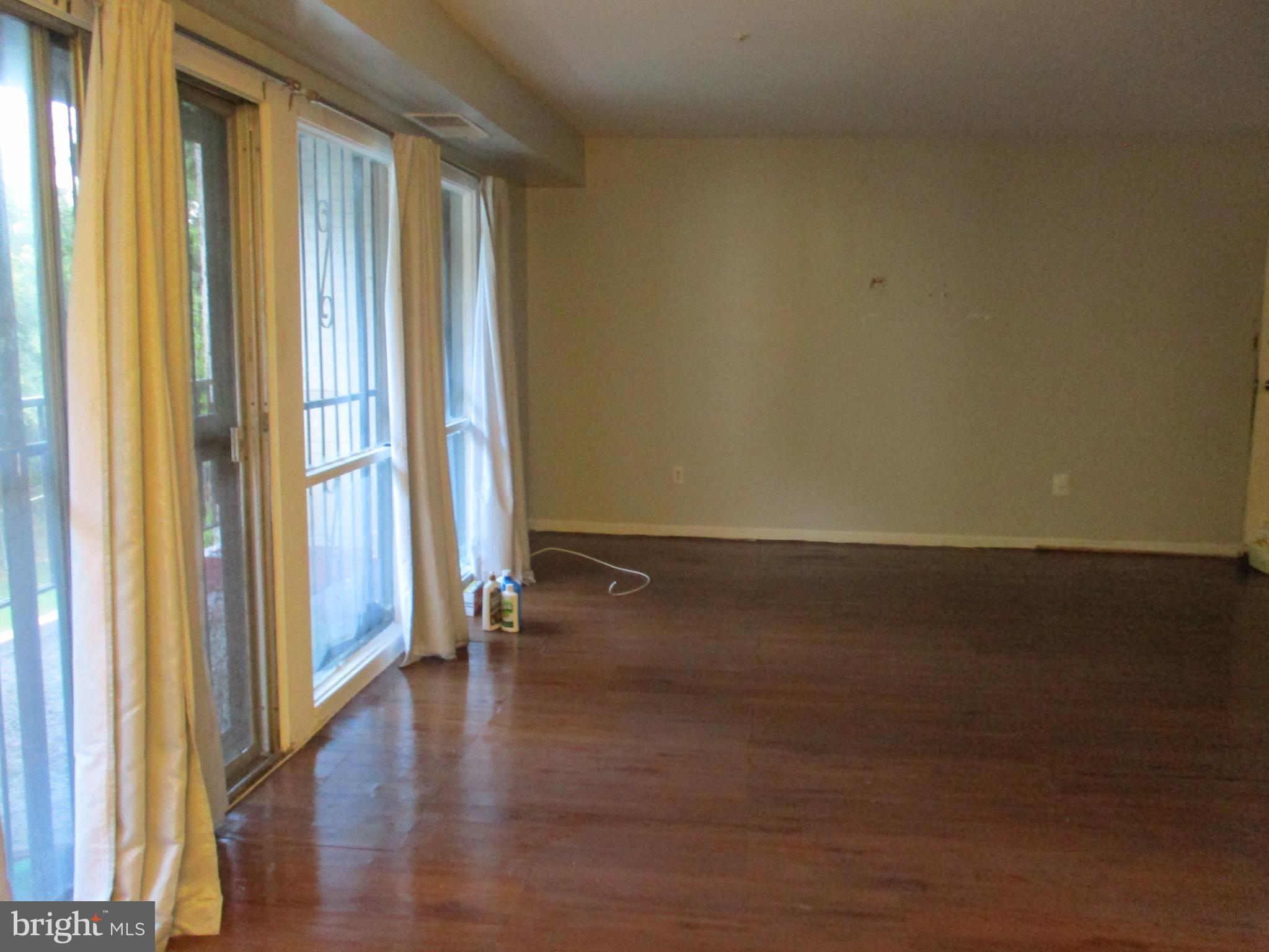 HUNTCREST CONDOMINIUM - Residential