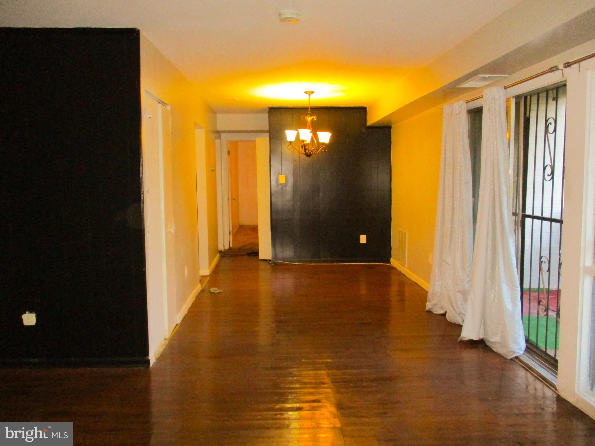 HUNTCREST CONDOMINIUM - Residential