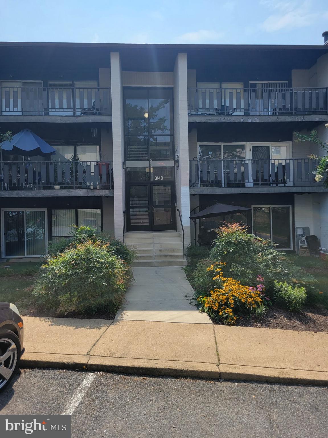 HUNTCREST CONDOMINIUM - Residential