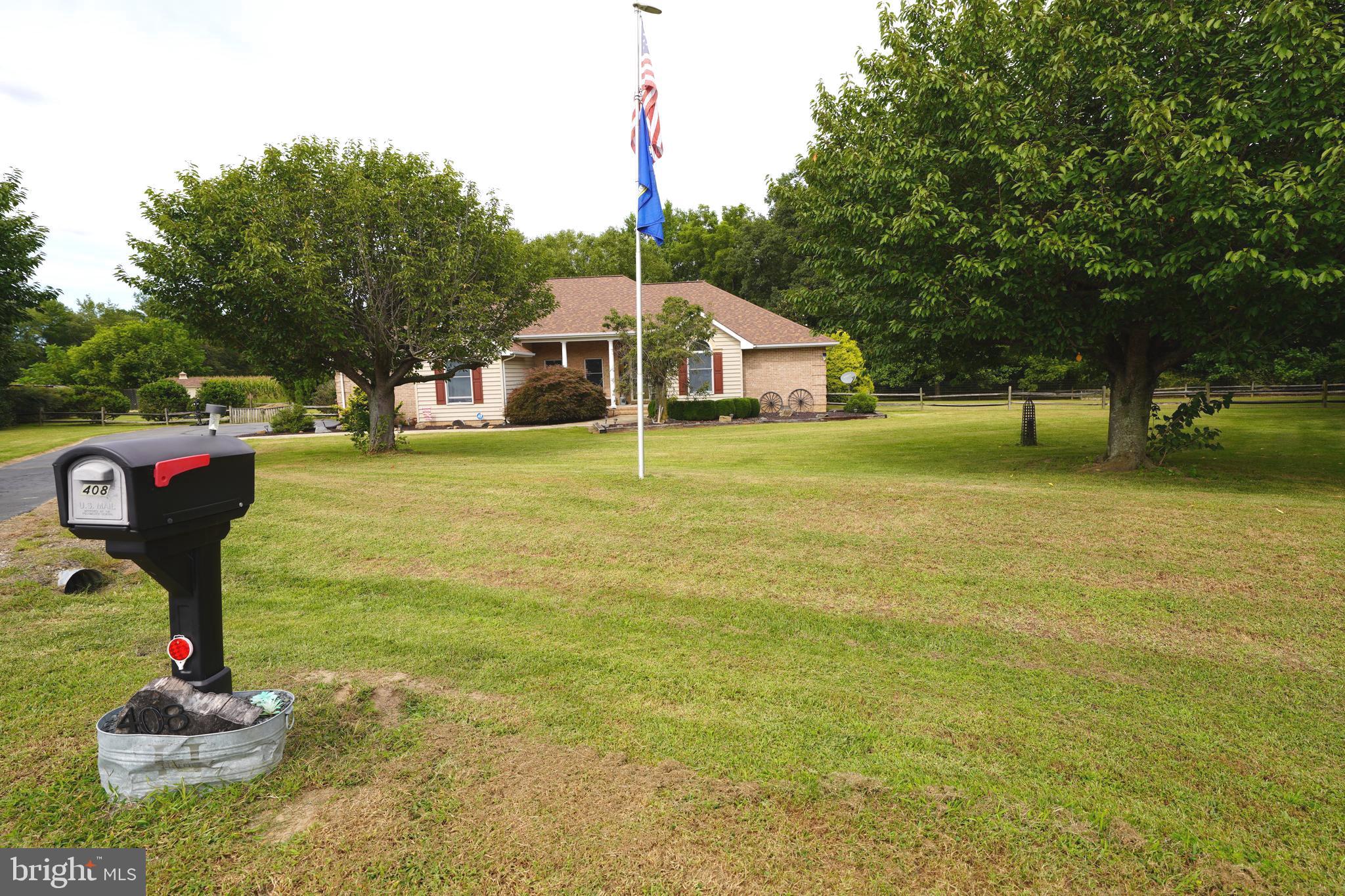 408 LAURENS WAY