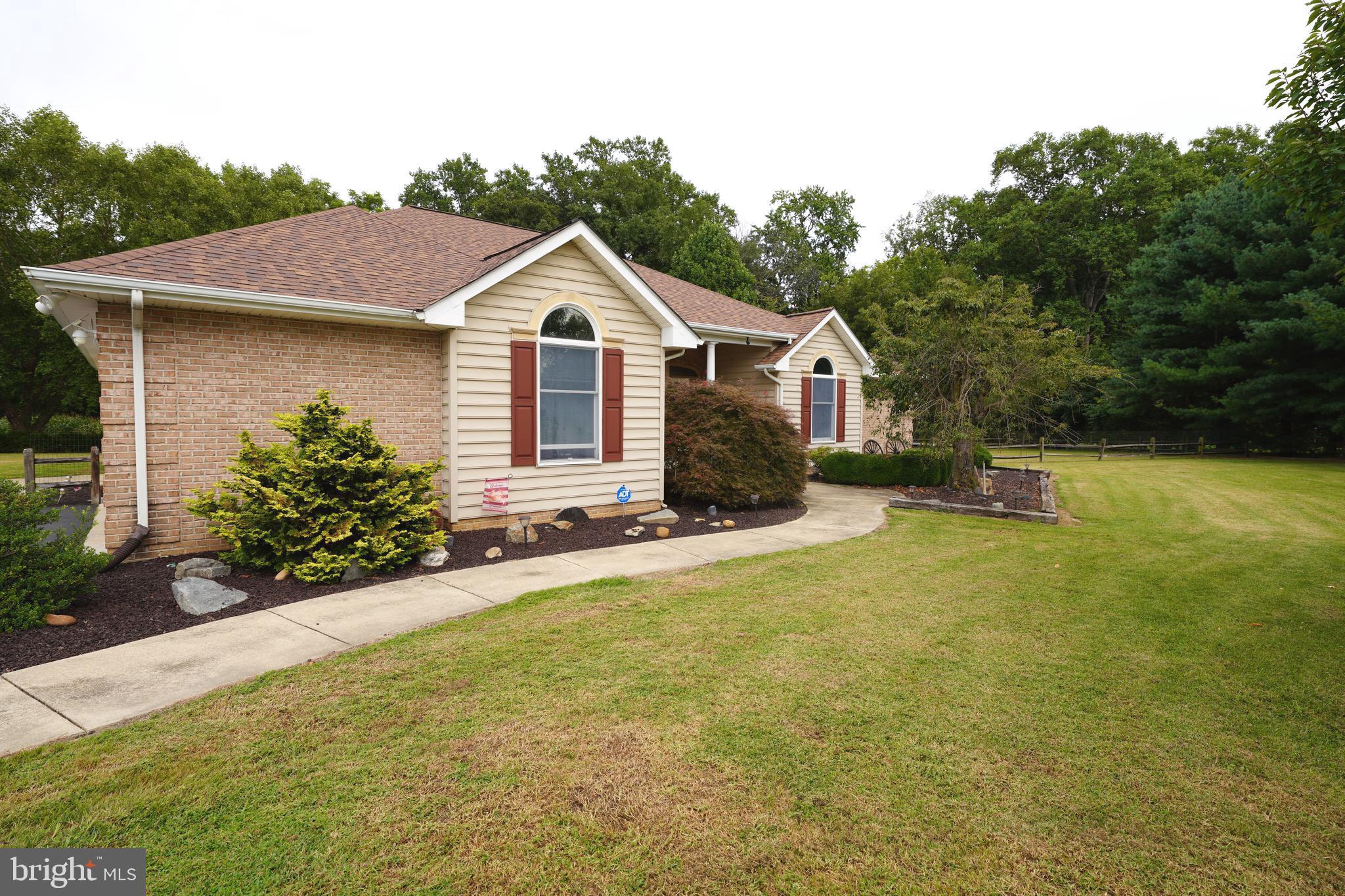 408 LAURENS WAY