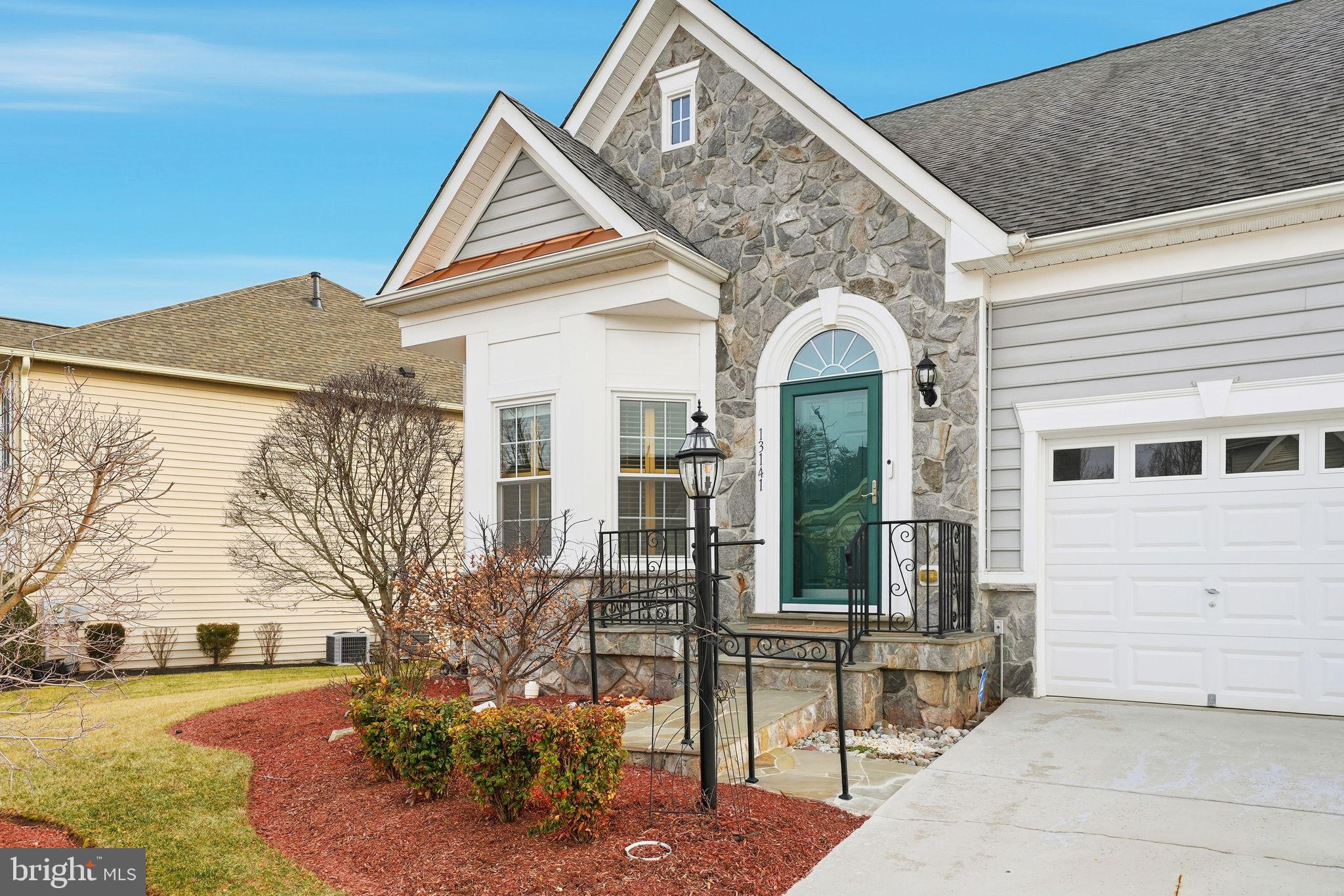 13141 TRIPLE CROWN LOOP