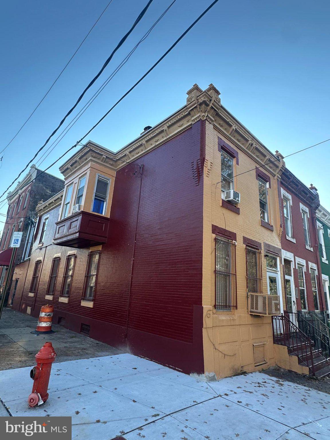 900 W CAMBRIA STREET