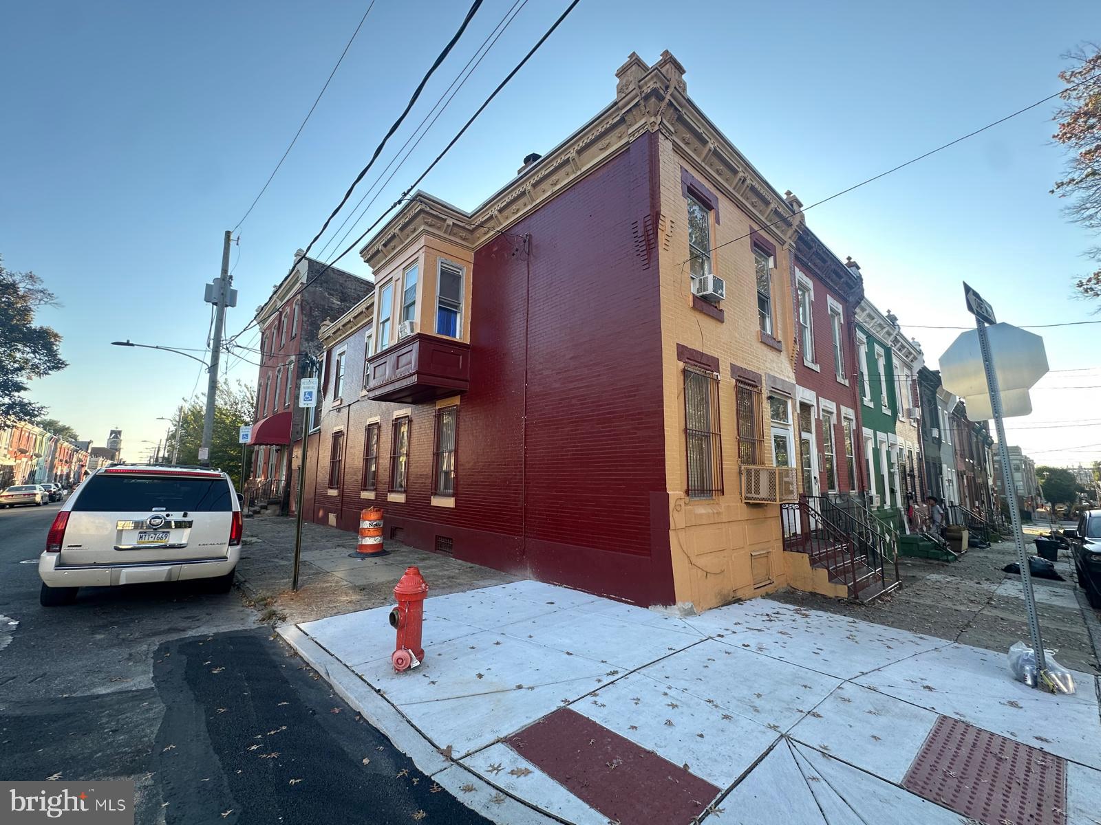 900 W CAMBRIA STREET