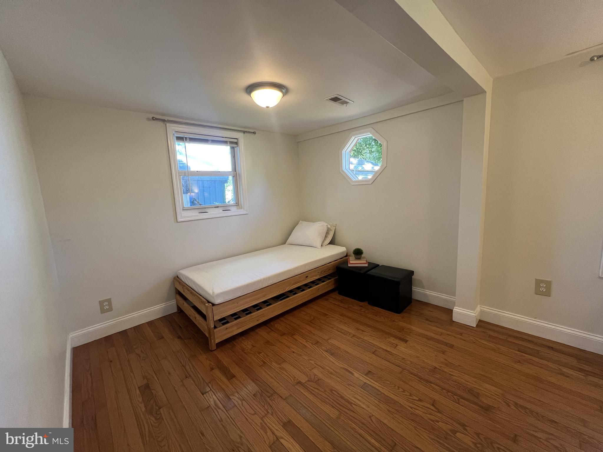 DEALE - Residential Lease