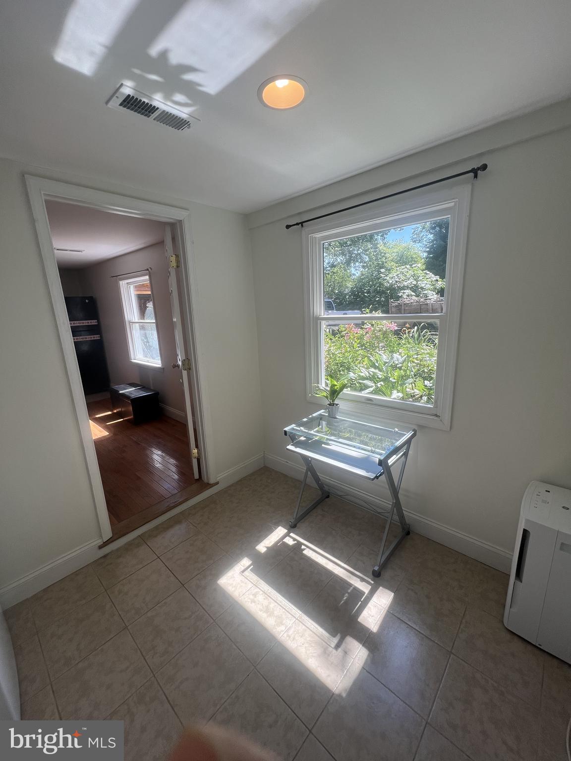 DEALE - Residential Lease