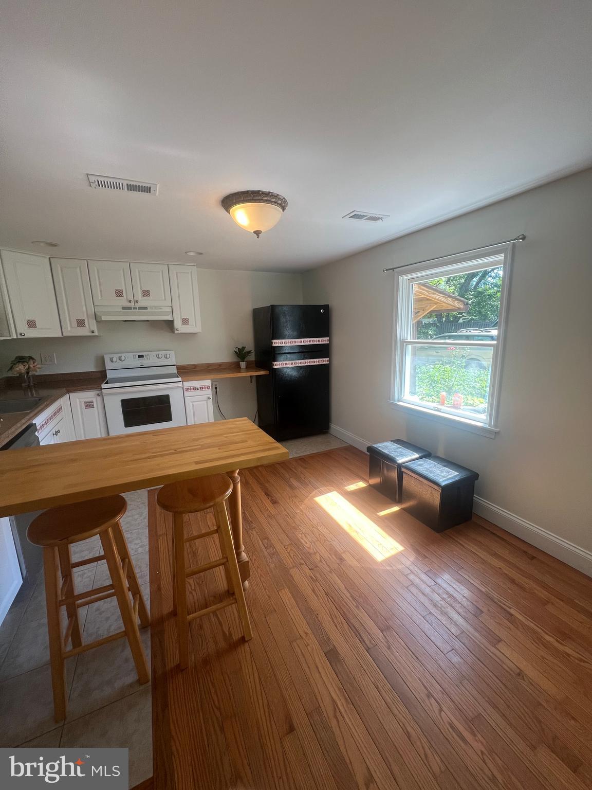 DEALE - Residential Lease