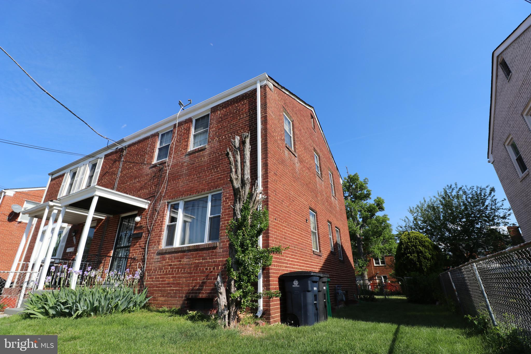 TEMPLE HILLS - Residential