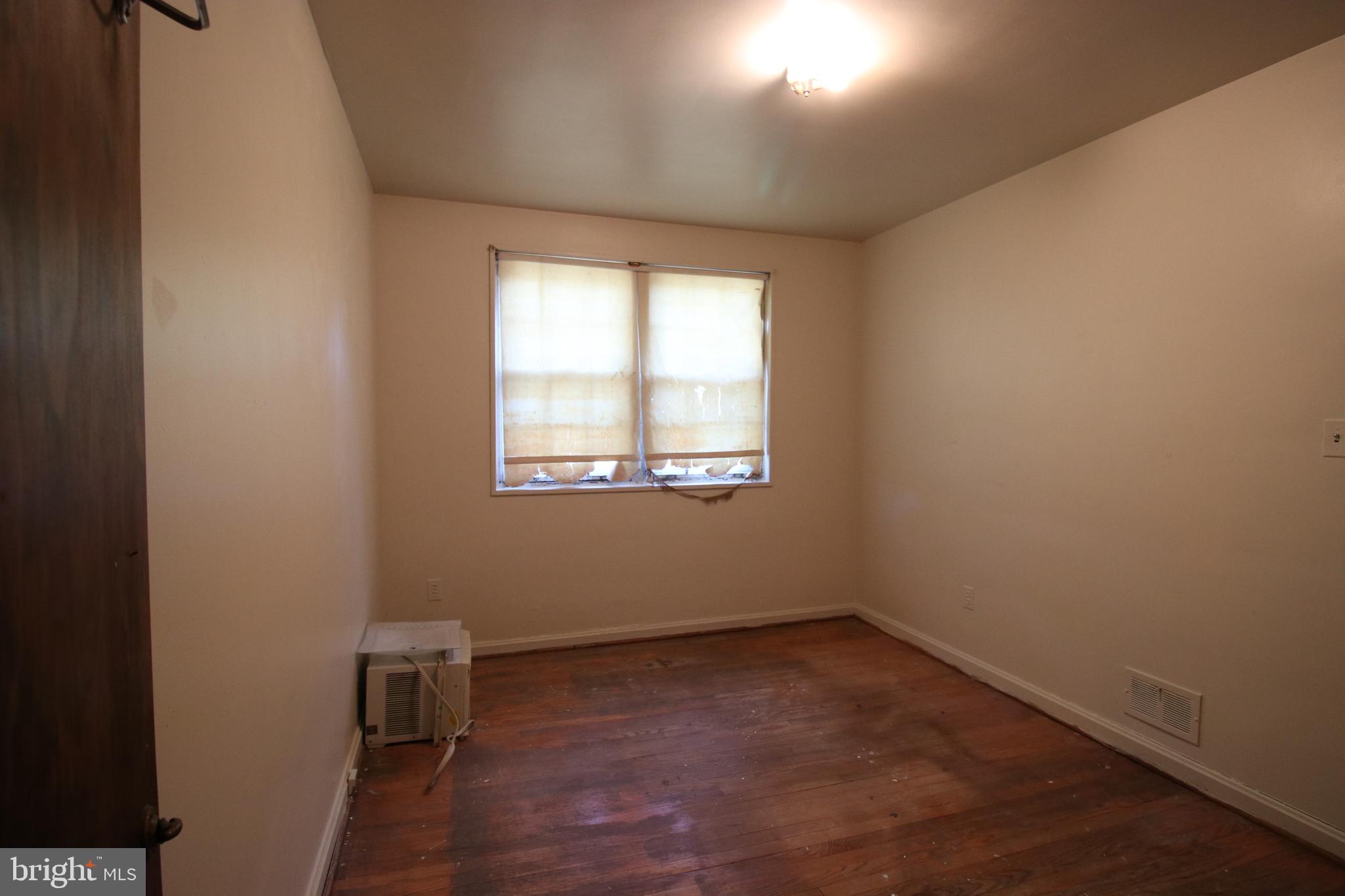 TEMPLE HILLS - Residential