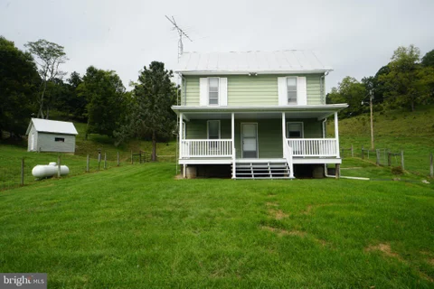 MLS: WVPT2001380