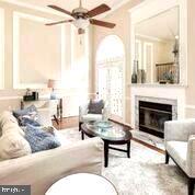 7027 ASHLEIGH MANOR COURT