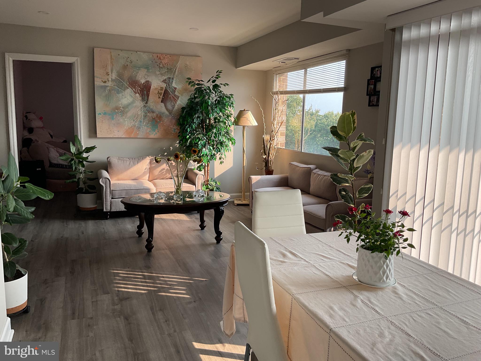 OCCOQUAN RIDGE CONDO - Residential