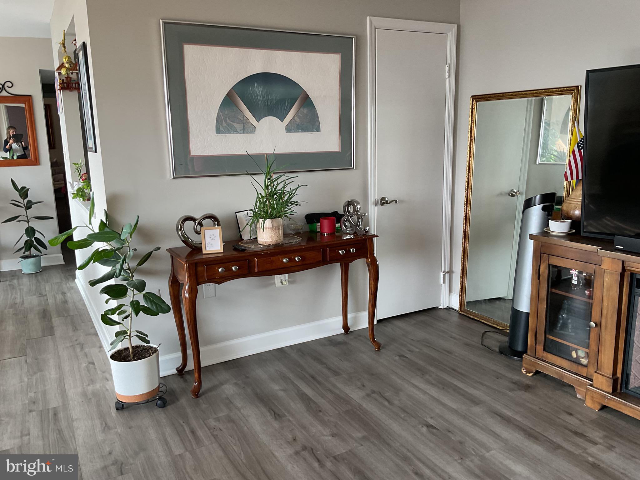 OCCOQUAN RIDGE CONDO - Residential