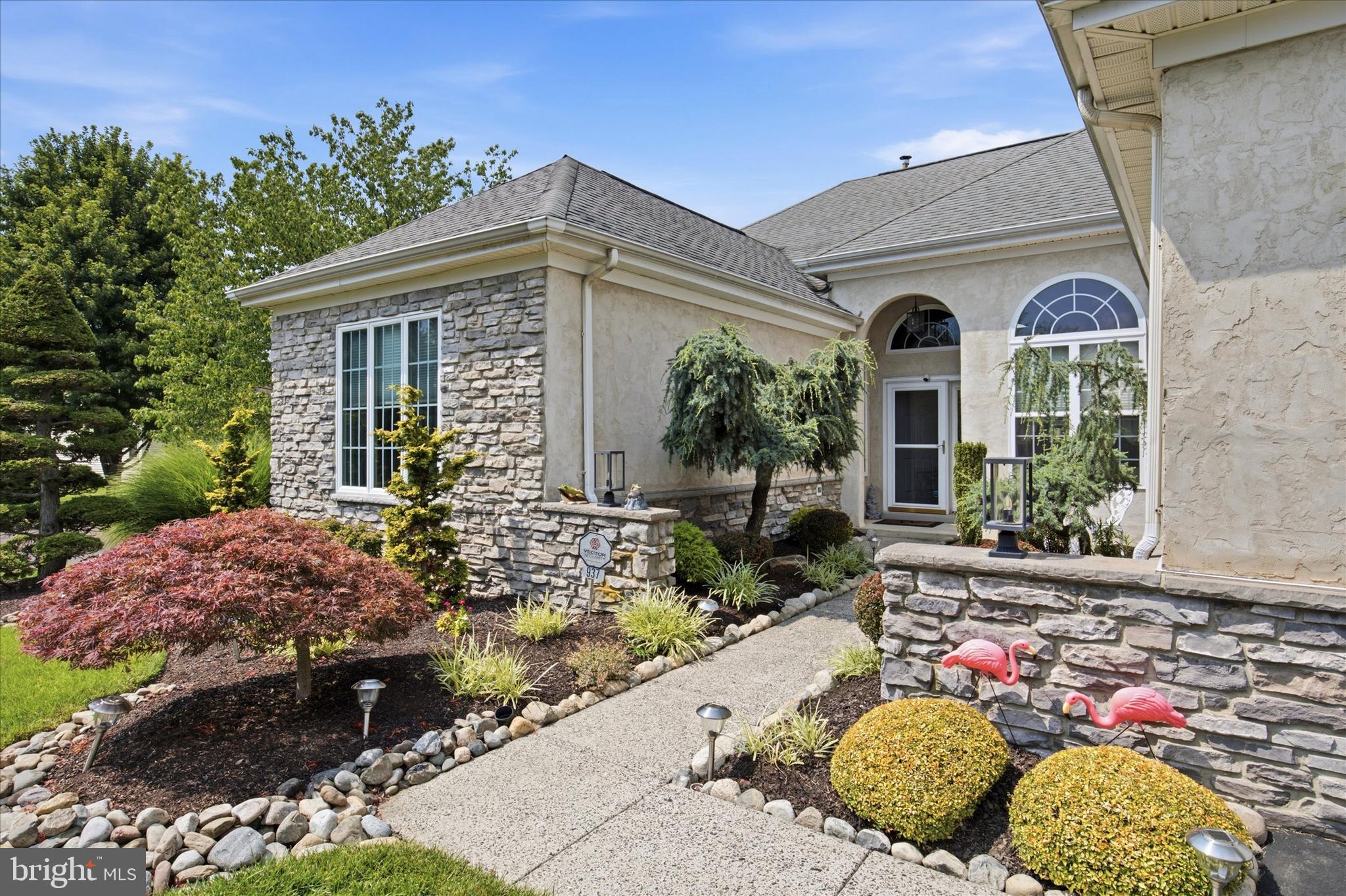 937 LAURENS LANE