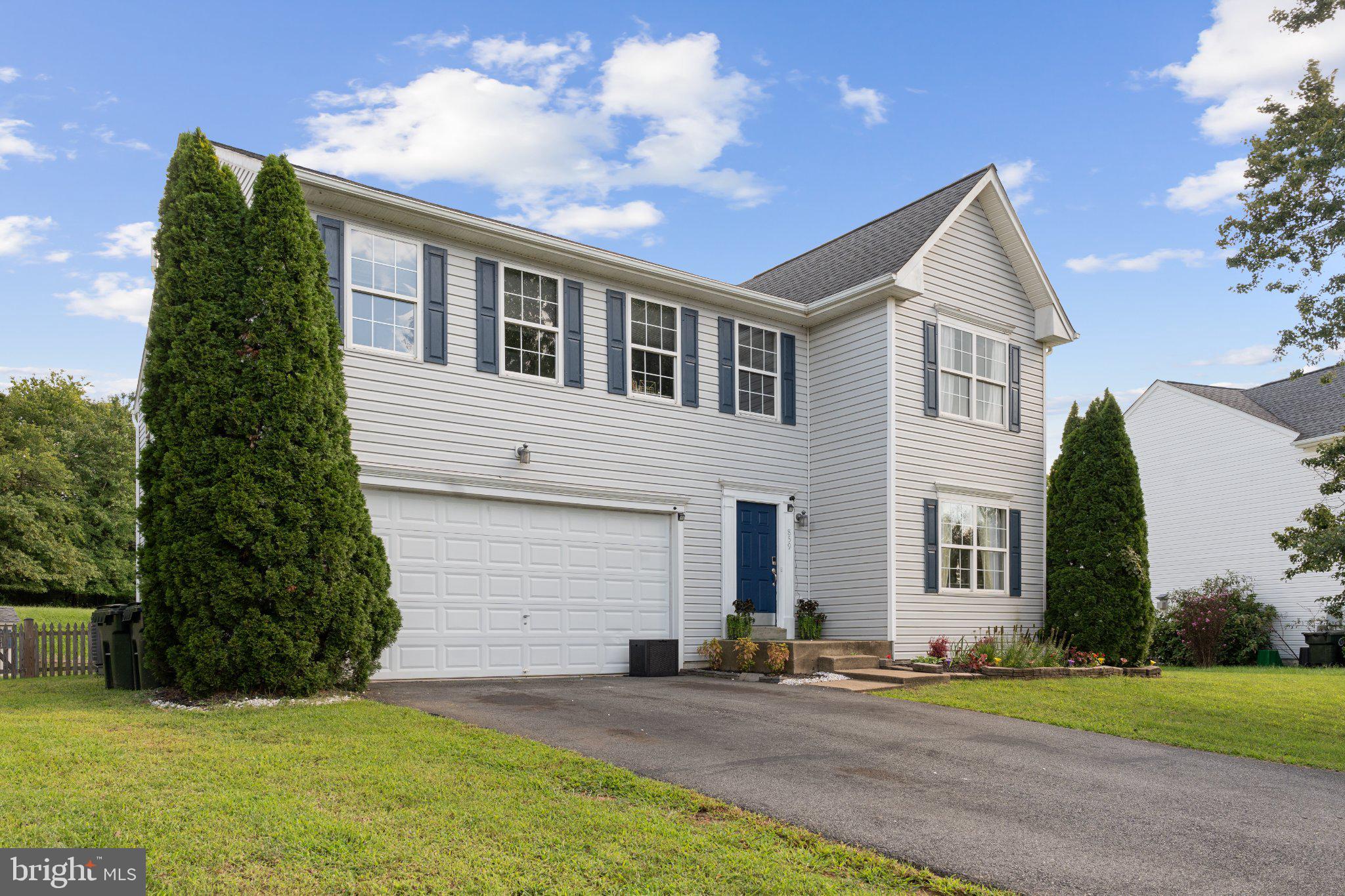 859 WOODCREST LOOP