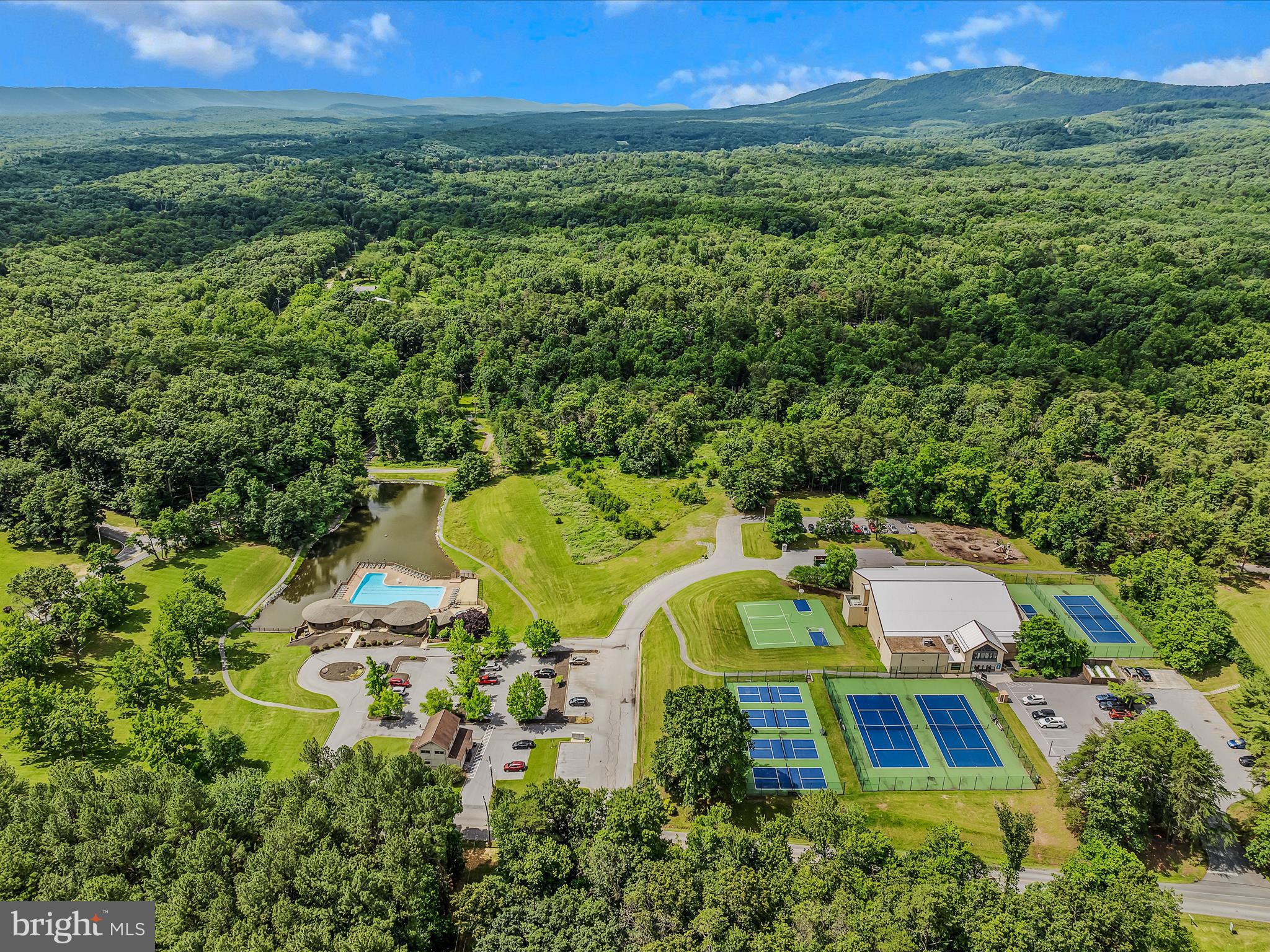 THE WOODS RESORT - Residential