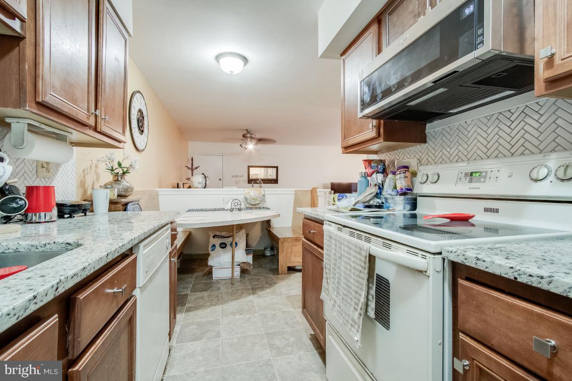 CARDINAL FOREST - Residential Lease