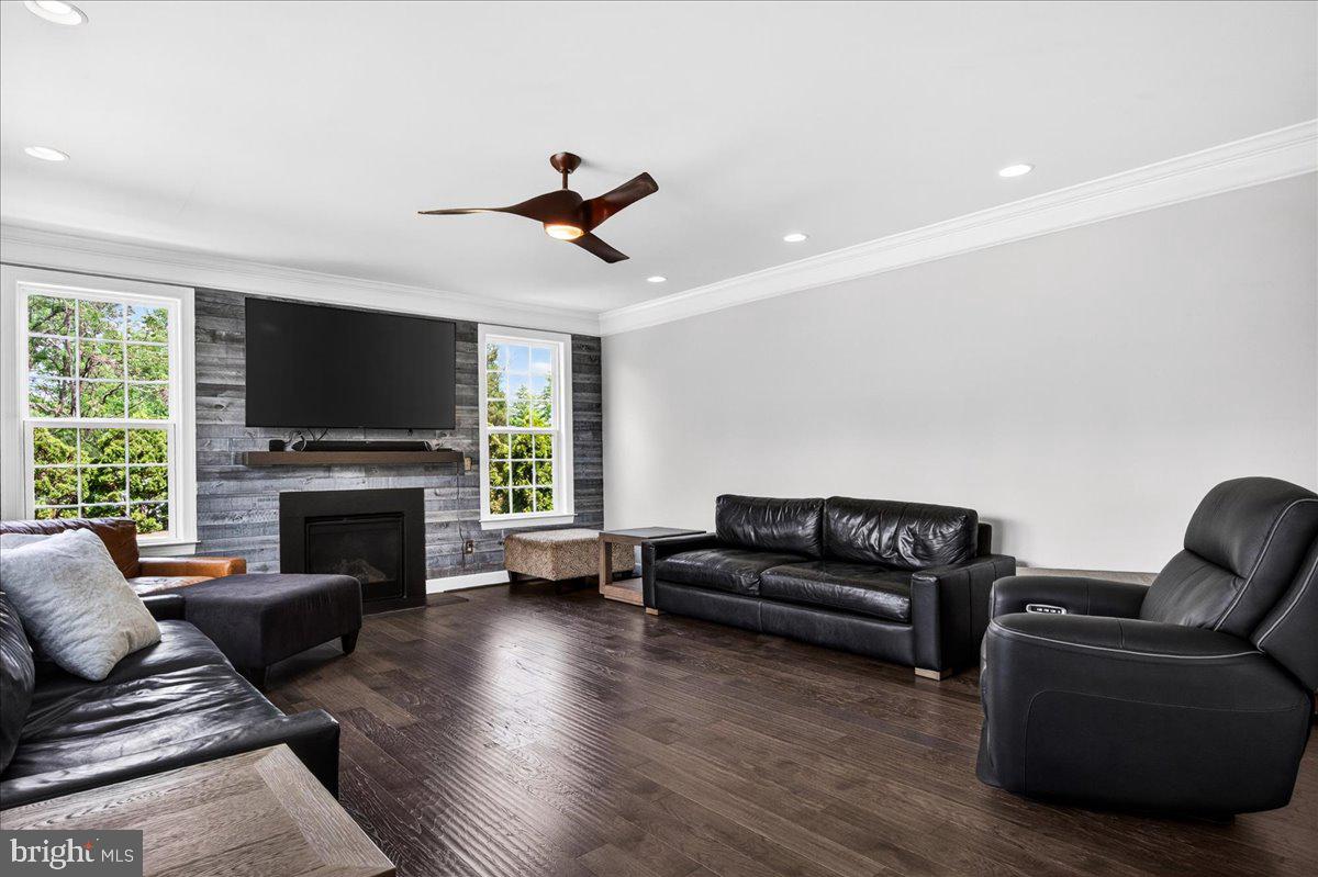 RESERVOIR RIDGE - Residential