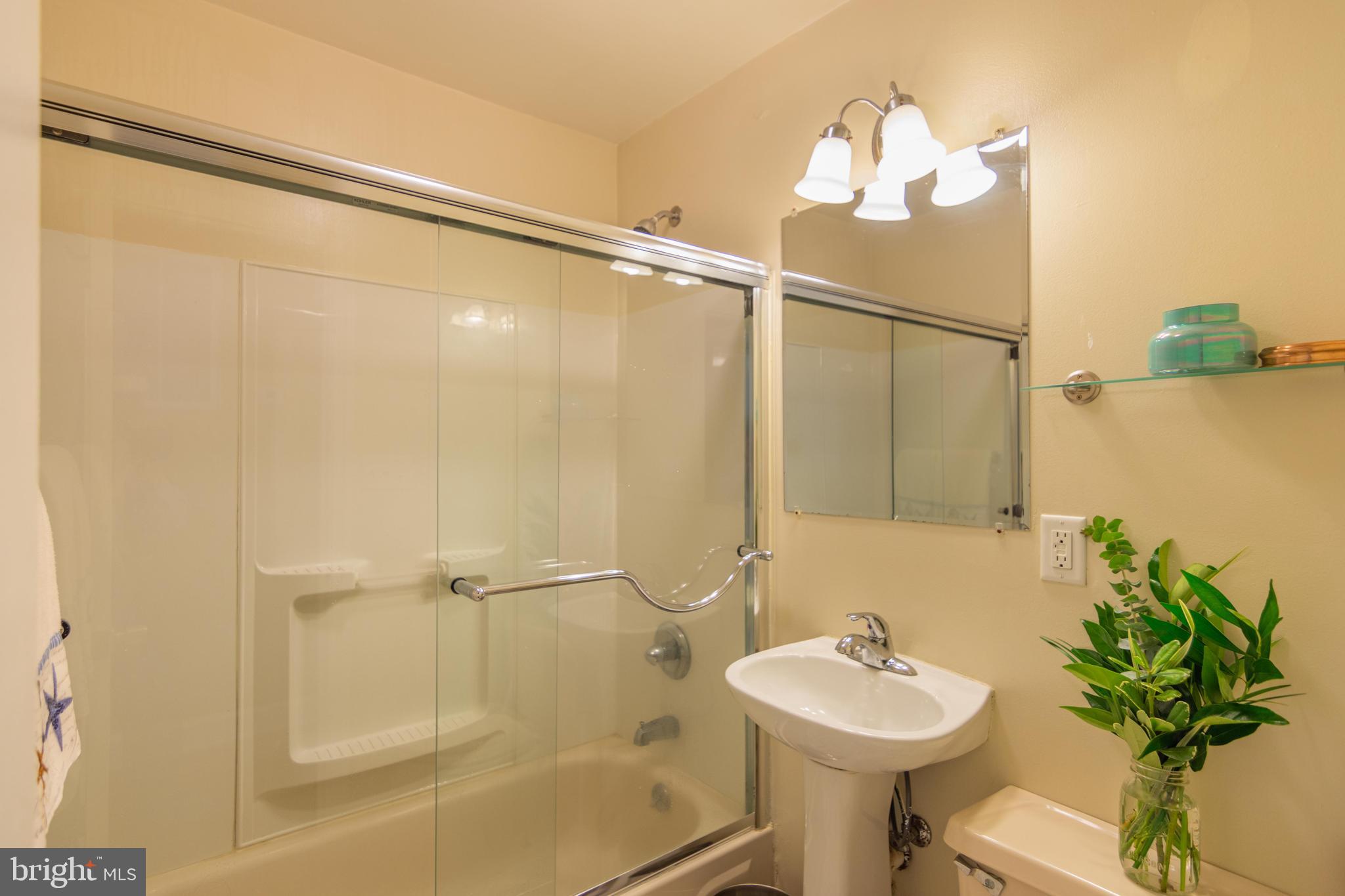 COLONY HILLS - Residential Lease