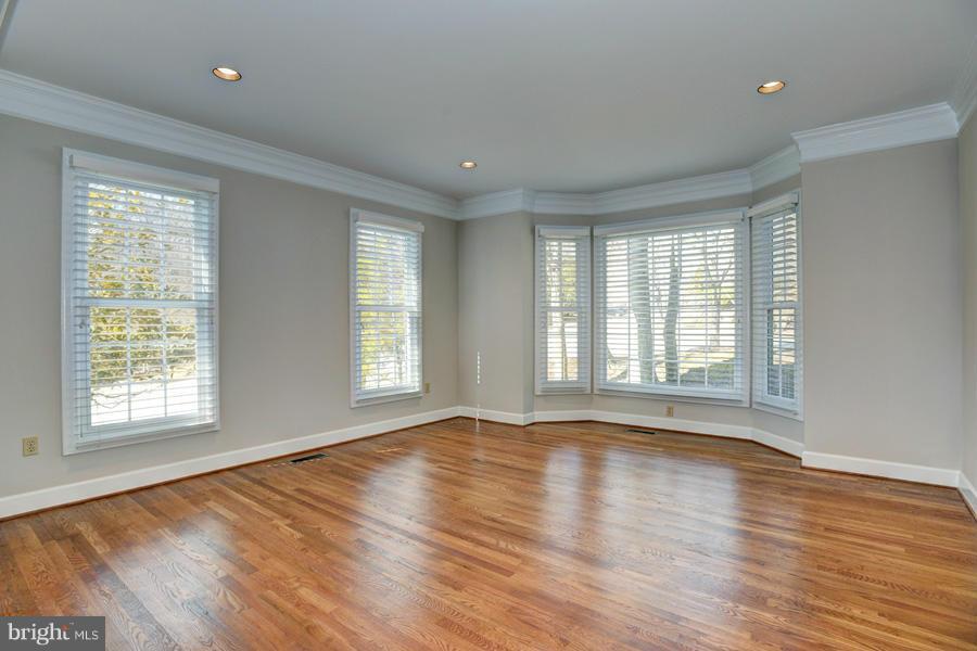 RIVER FALLS - Residential