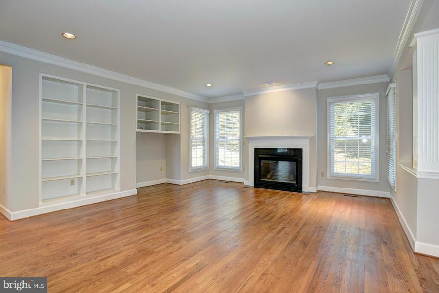 RIVER FALLS - Residential