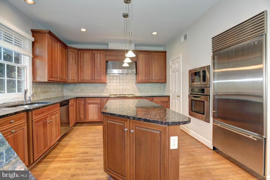 RIVER FALLS - Residential