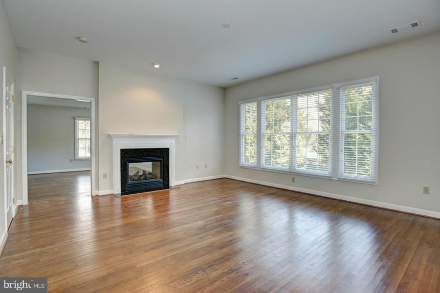 RIVER FALLS - Residential