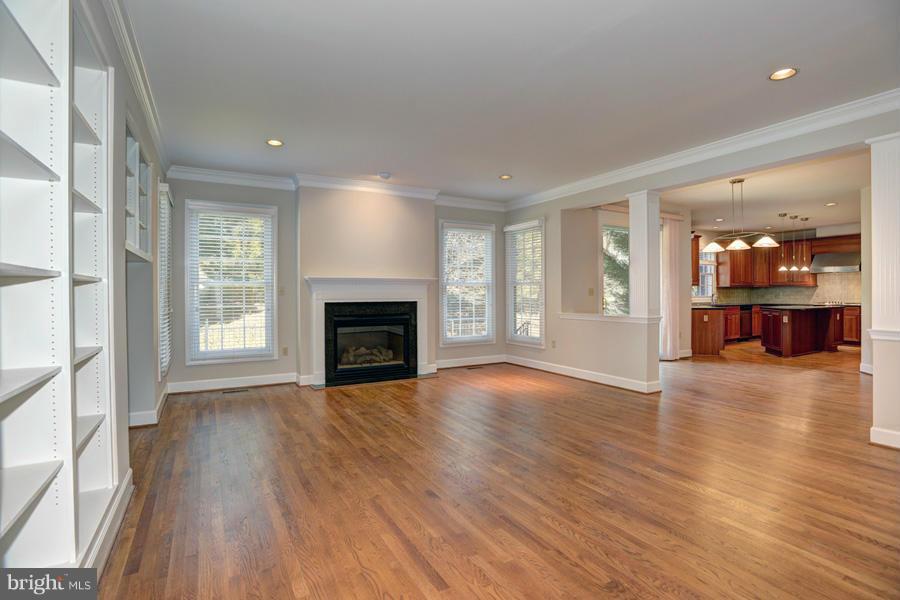 RIVER FALLS - Residential