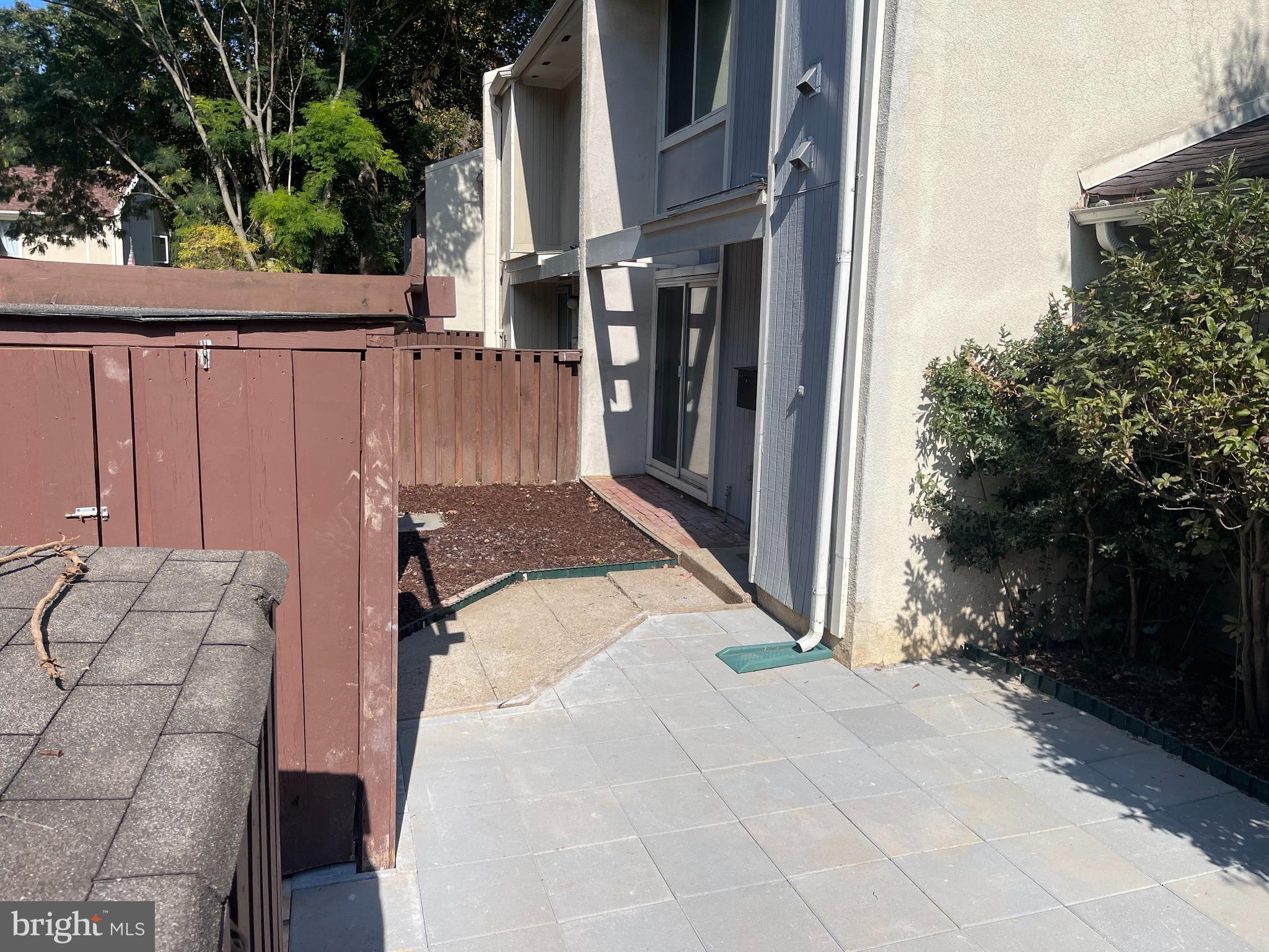 RESTON - Residential Lease