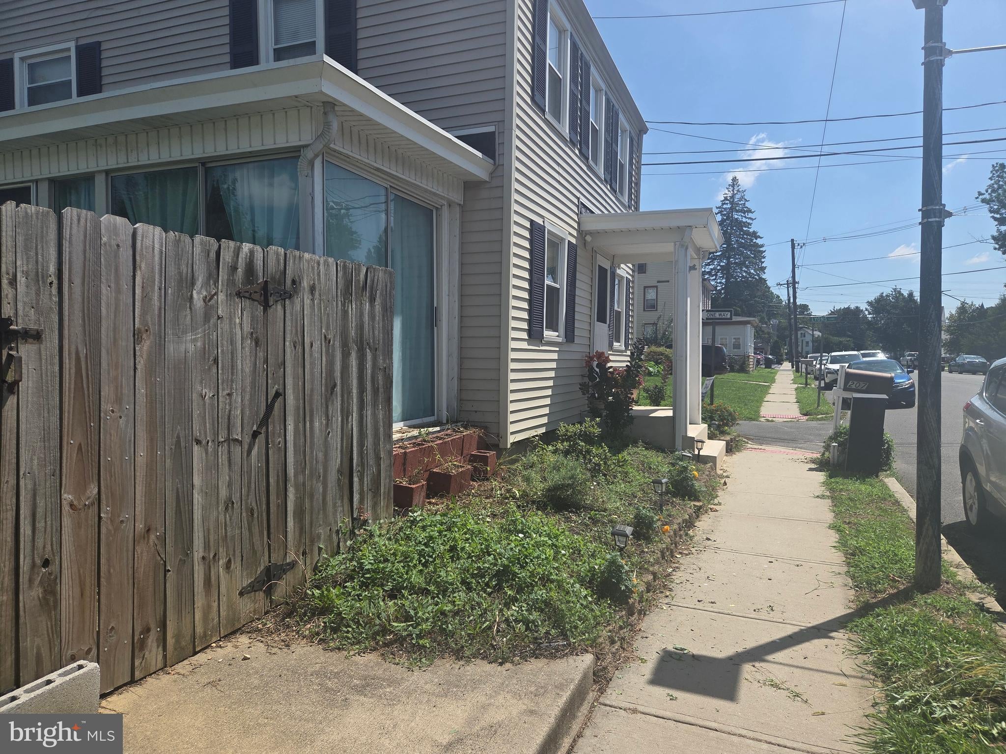 207 WASHINGTON STREET