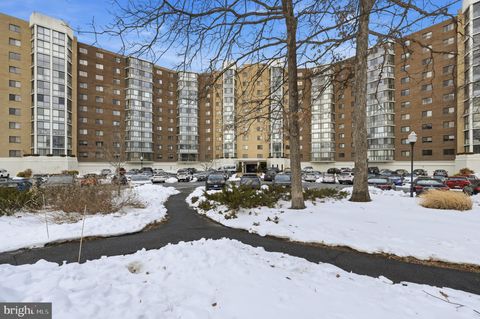 Photo of 15115 Interlachen Dr #3-417, SILVER SPRING, MD 20906 (MLS # MDMC2217086)