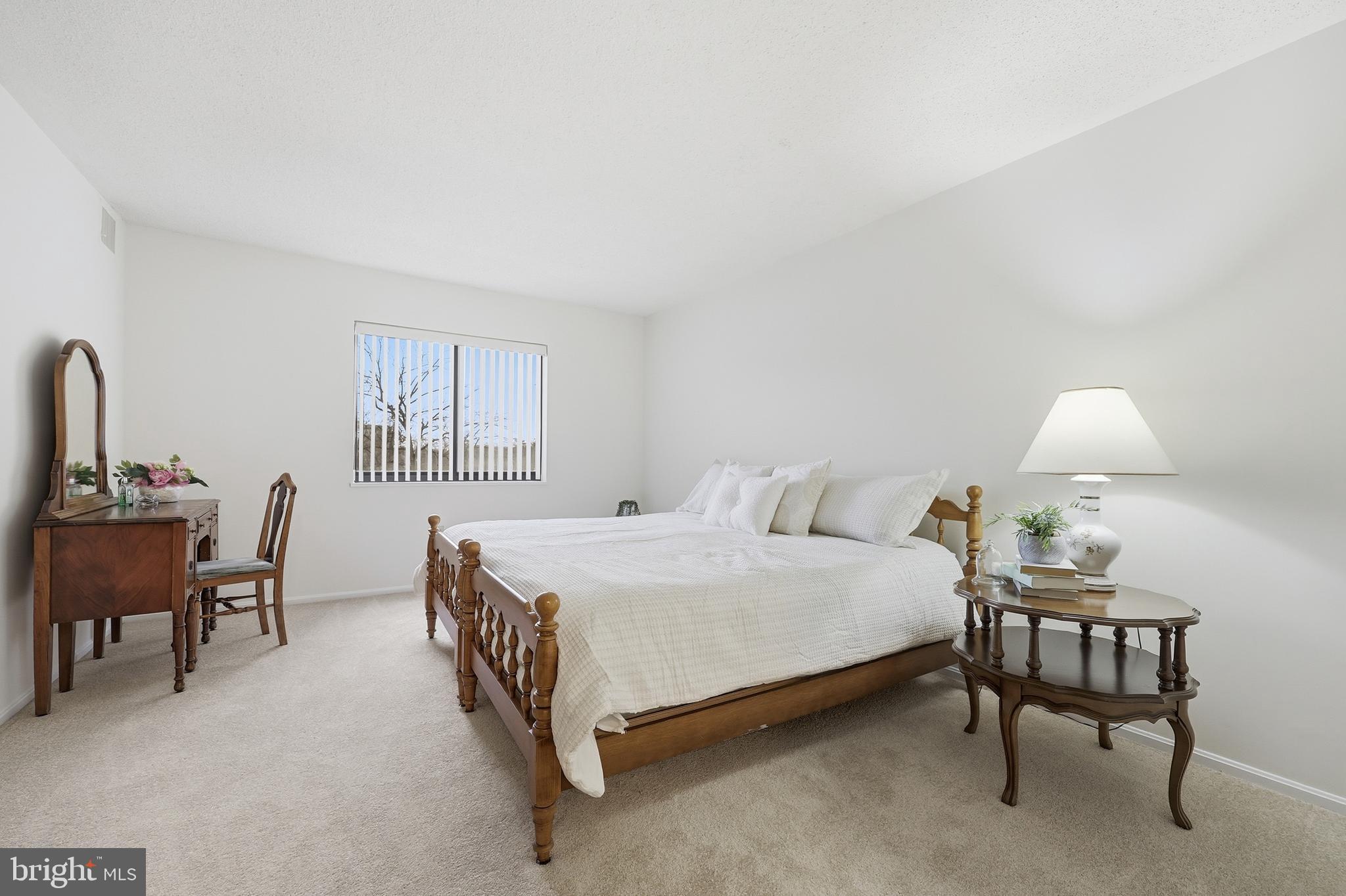 LEISURE WORLD - Residential