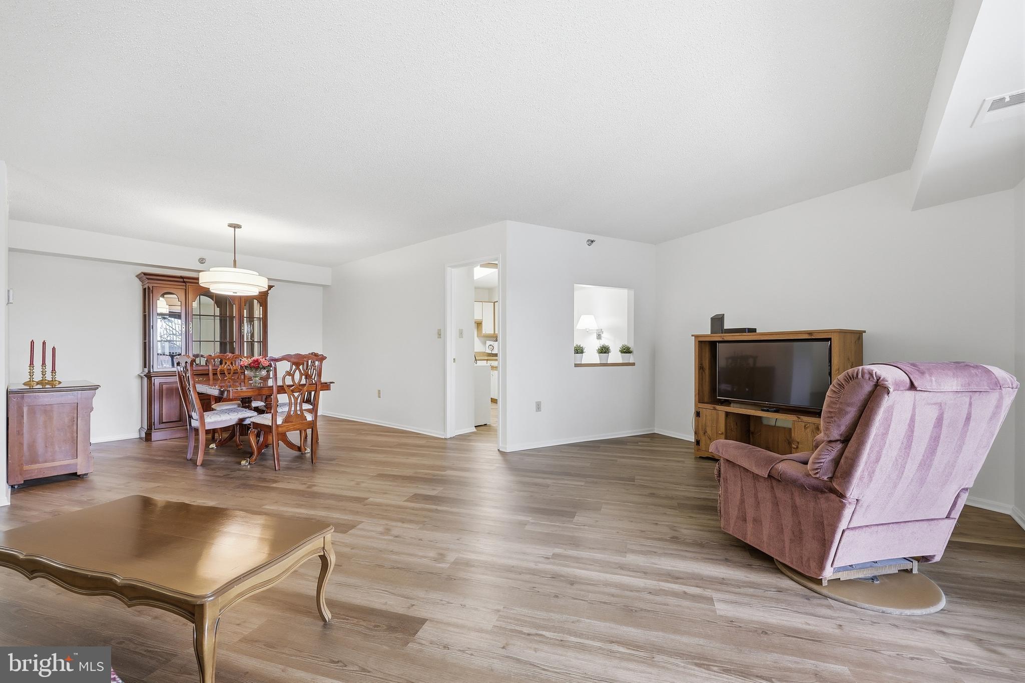 LEISURE WORLD - Residential