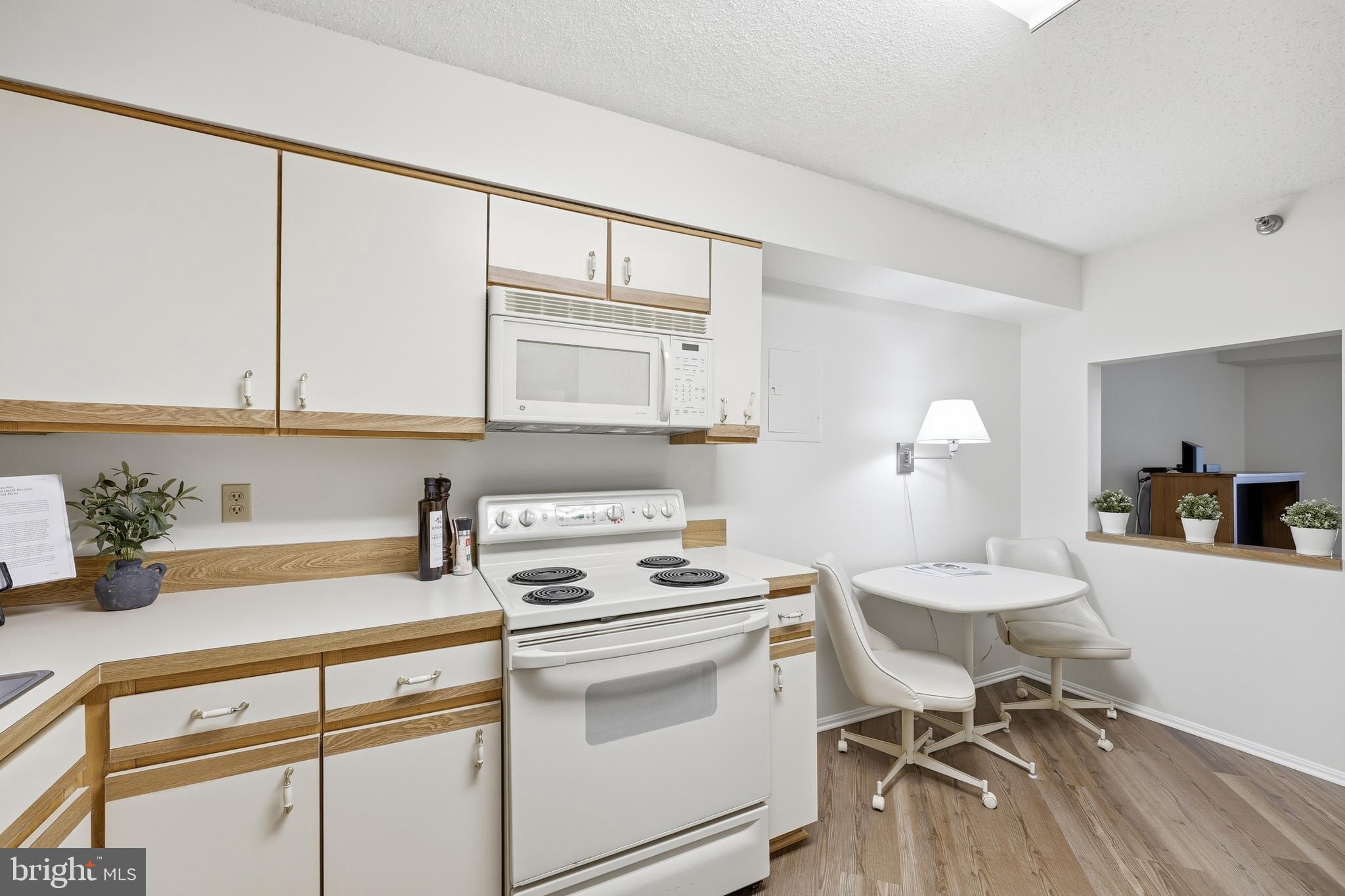 LEISURE WORLD - Residential