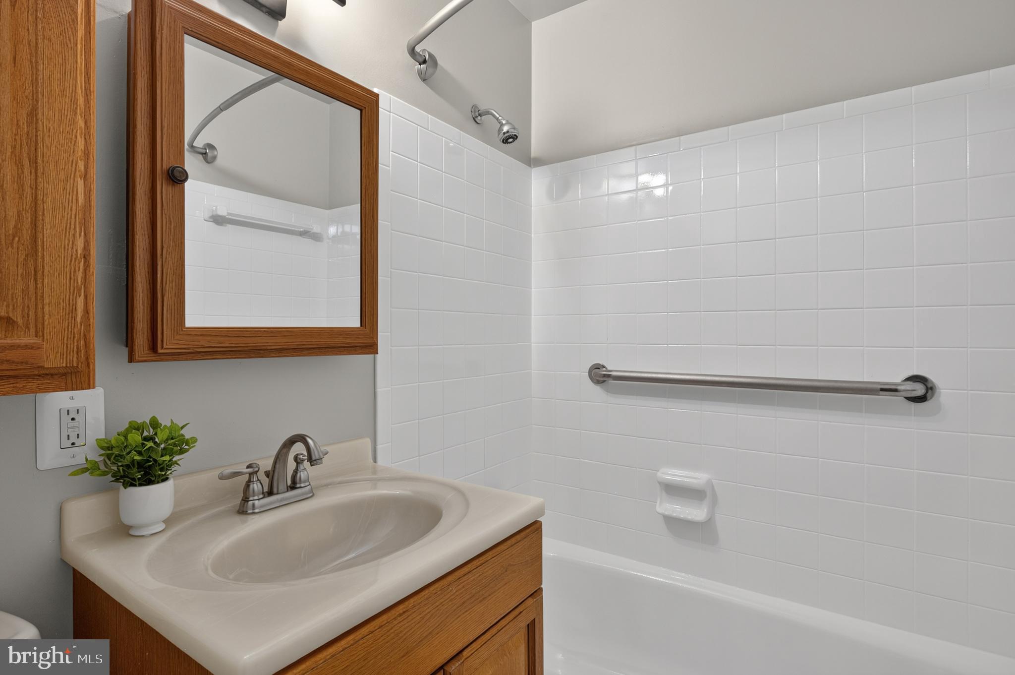 WEST SPRINGFIELD VILLAGE - Residential