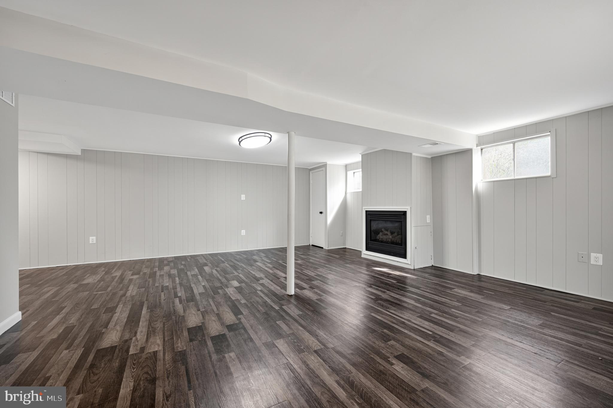 WEST SPRINGFIELD VILLAGE - Residential