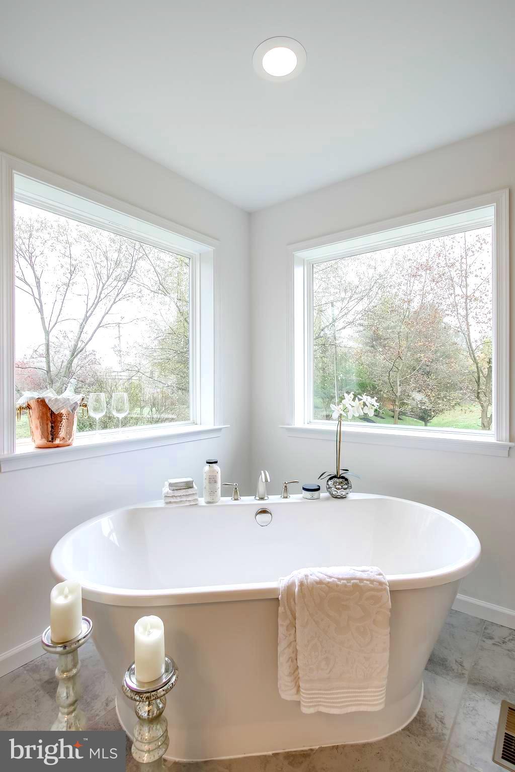 MCKENZIE MEADOWS - Residential